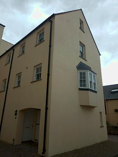 3 Bedroom Mews House To Rent In Market Street, Haverfordwest, SA61