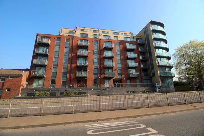 2 Bedroom Flat To Rent In Bath Road, Slough, SL1