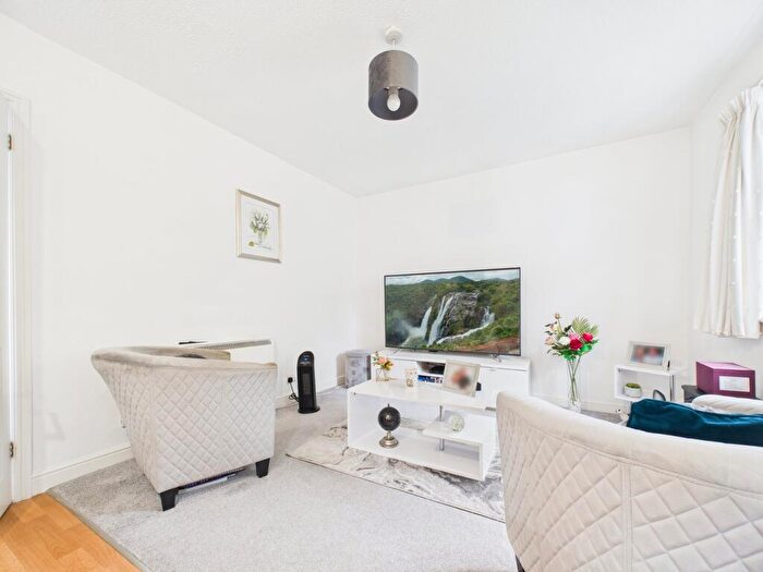 1 Bedroom Maisonette For Sale In School Road, Tilehurst, Reading, RG31