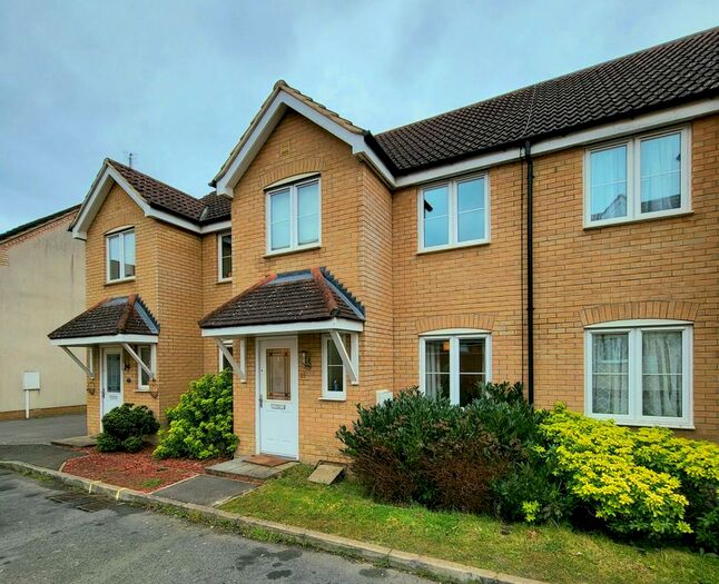 3 Bedroom Terraced House To Rent In Lockhart Avenue, Oxley Park MK4