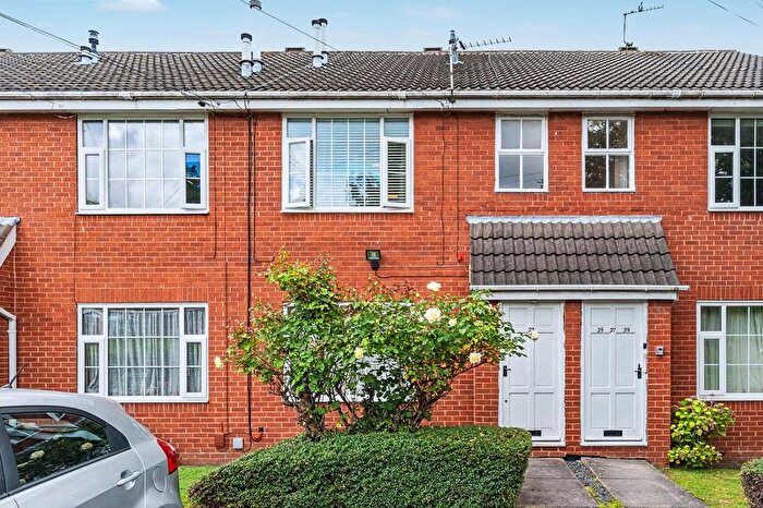 2 Bedroom Flat For Sale In Stanmore Place, Leeds, West Yorkshire, LS4