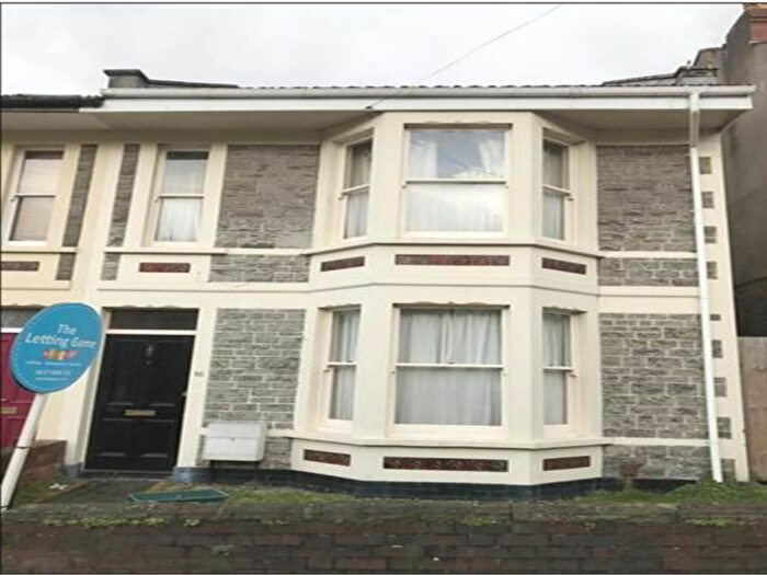 4 Bedroom End Of Terrace House To Rent In Rudthorpe Road, Bristol, BS7