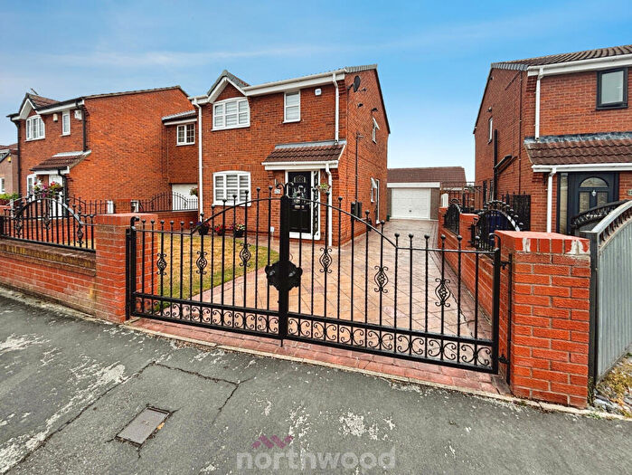 3 Bedroom Detached House For Sale In Broadwater Drive, Dunscroft, Doncaster, DN7