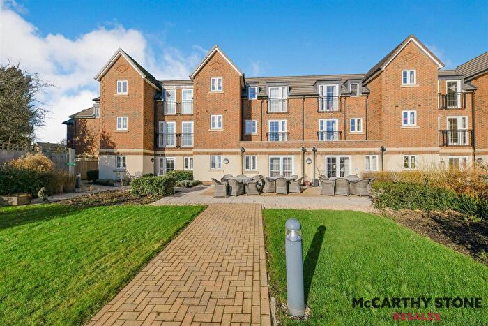 1 Bedroom Apartment For Sale In Lowe House, London Road, Knebworth, SG3