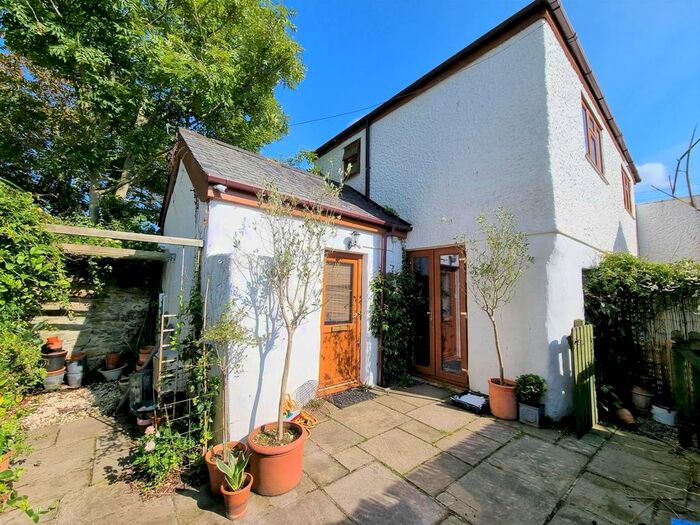 2 Bedroom Property To Rent In Barrack Lane, Truro, TR1