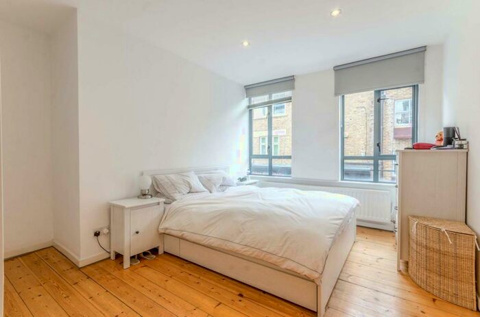 2 Bedroom Flat To Rent In Whitecross Street, Clerkenwell, London, EC1Y
