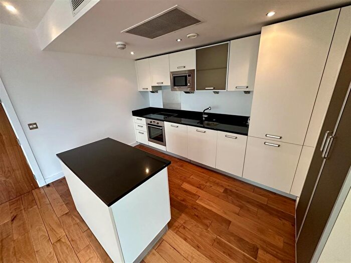 2 Bedroom Flat For Sale In The Edge, Clowes Street, Salford, M3