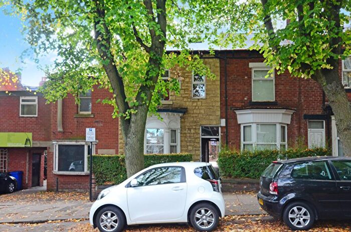 6 Bedroom Terraced House To Rent In Thompson Road, Sheffield, S11