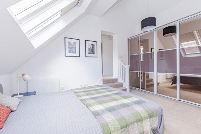 2 Bedroom Apartment To Rent In High Street, Oxford, OX1