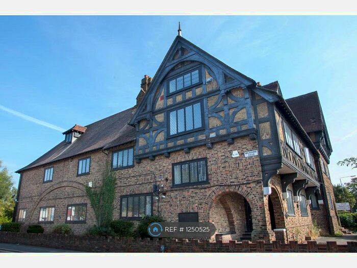 2 Bedroom Flat To Rent In High Street, Bushey WD23