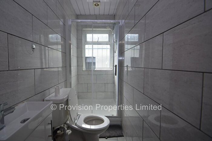 1 Bedroom Flat To Rent In Regent Terrace, Hyde Park, Leeds, LS6