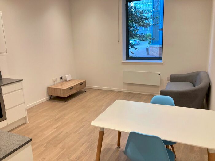 1 Bedroom Flat To Rent In Riverbank Way, Brentford, TW8