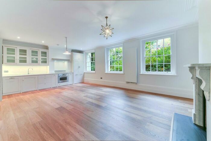 3 Bedroom Apartment To Rent In Gloucester Avenue, Primrose Hill, London, NW1