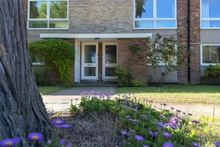 2 Bedroom Maisonette To Rent In Priory Close, Walton-On-Thames, Surrey, KT12