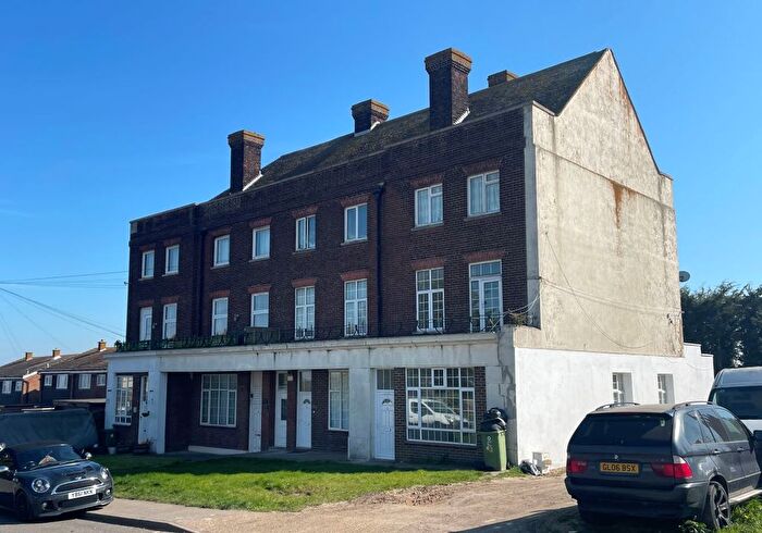 1 Bedroom Flat For Sale In Avery Court, Avery Way, Allhallows, Rochester, Kent, ME3
