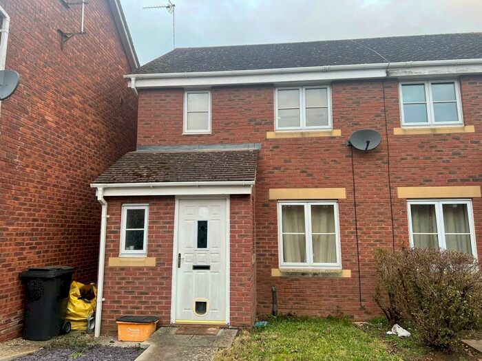 2 Bedroom Semi-Detached House To Rent In Twineham Road, Swindon, SN25