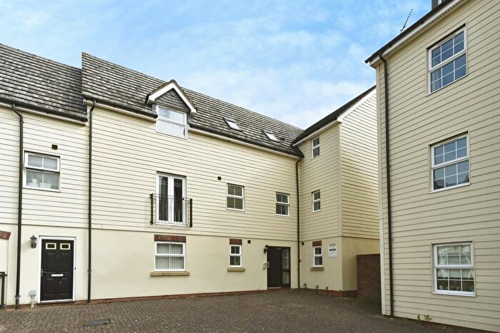 2 Bedroom Flat For Sale In Mazurek Way, Swindon, SN25