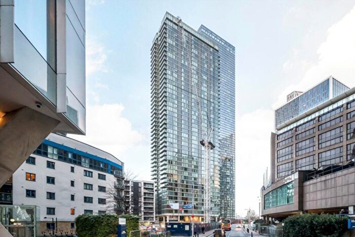 1 Bedroom Flat For Sale In Landmark East Tower, Marsh Wall, Canary Wharf, E14