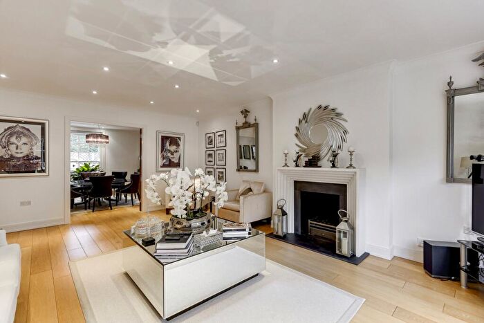 12 Bedroom Detached House For Sale In Whitestone Close, Enfield, EN4