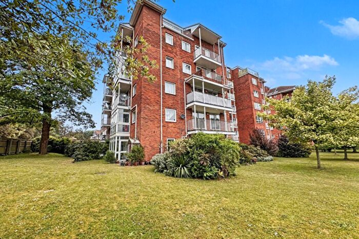 2 Bedroom Flat For Sale In Bournemouth, BH1