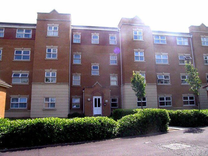 2 Bedroom Flat To Rent In Pickfords Gardens, SL1
