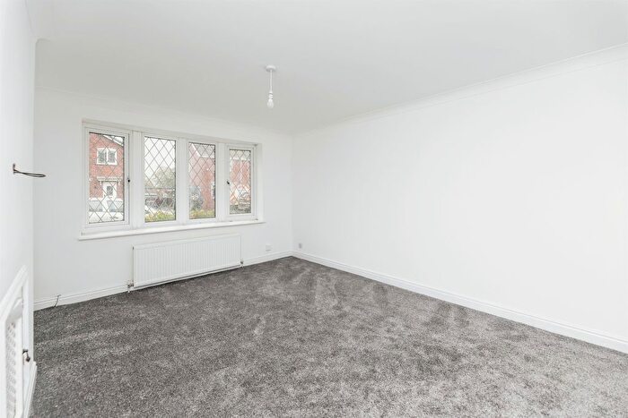 2 Bedroom Semi-Detached House For Sale In Sycamore Road, Barlby, Selby, YO8