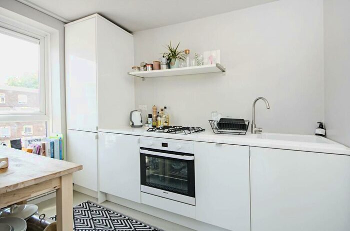 1 Bedroom Flat To Rent In Lansdowne Drive, London Fields, London, E8