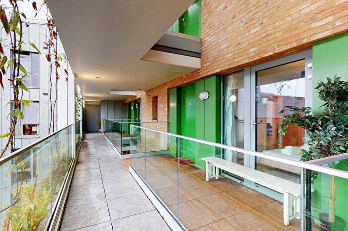 2 Bedroom Apartment To Rent In Ashwin Street, London, E8