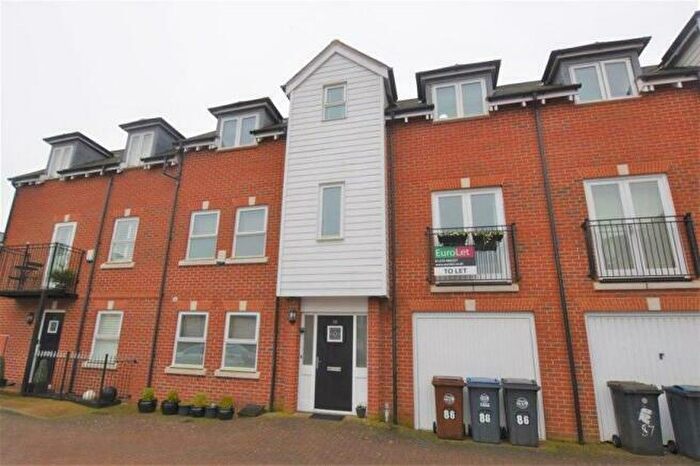 4 Bedroom Town House To Rent In Cavell Drive, Bishops Stortford, CM23