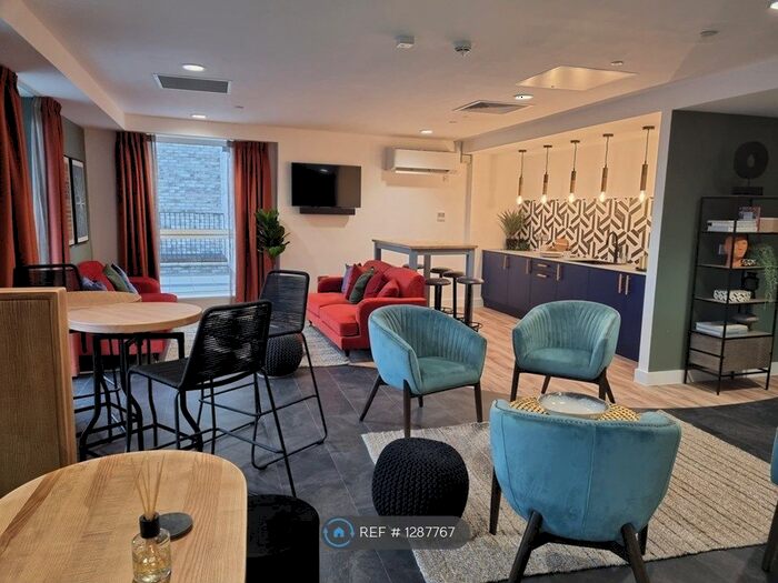 2 Bedroom Flat To Rent In Chapel St, Salford, M13