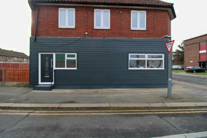 1 Bedroom Flat To Rent In Armada House, Montreal Road, Tilbury, Essex, RM18