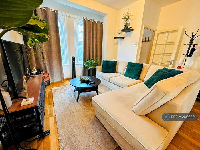 2 Bedroom Terraced House To Rent In Westbeech Road, London, N22