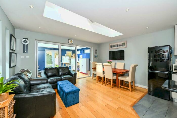 3 Bedroom Semi-Detached House For Sale In Ramsdean Road, Stroud, GU32