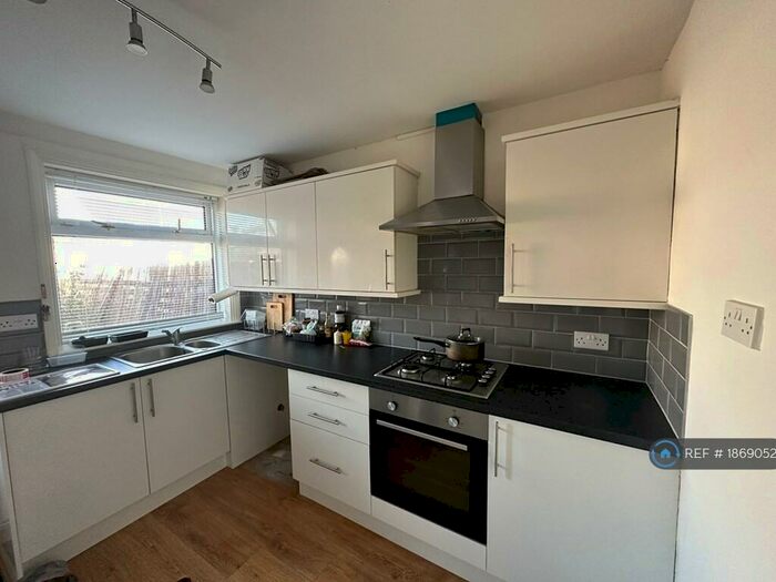 3 Bedroom Terraced House To Rent In Hebden Path, Leeds, LS14