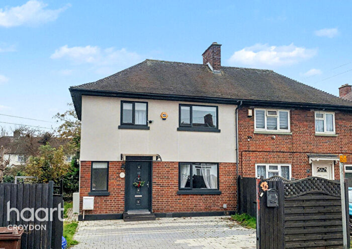 3 Bedroom Semi Detached House For Sale In Homemead Road, Croydon, CR0