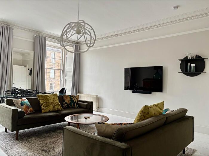 3 Bedroom Flat To Rent In Dublin Street, Edinburgh, EH3