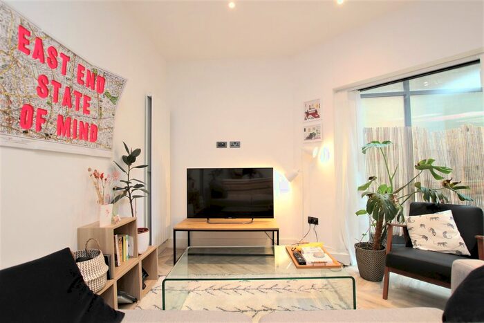 1 Bedroom Flat To Rent In Cardigan Road, Bow, London, E3