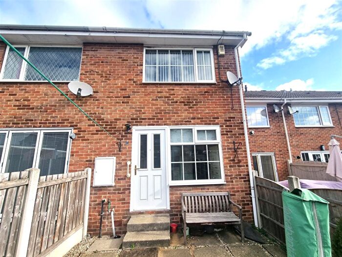 2 Bedroom Terraced House For Sale In New Park Vale, Farsley, LS28