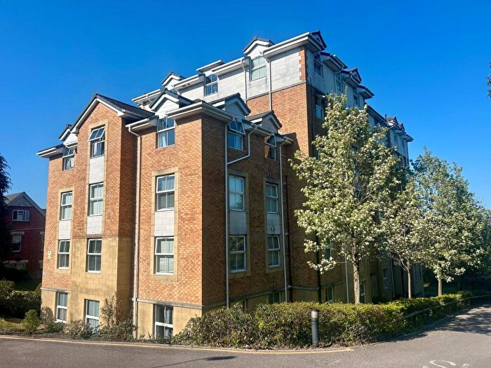 2 Bedroom Flat For Sale In Suffolk Road, Bournemouth, BH2