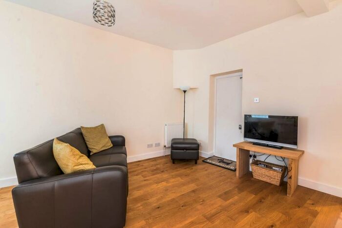 1 Bedroom Bungalow To Rent In Horace Road, Forest Gate, London, E7