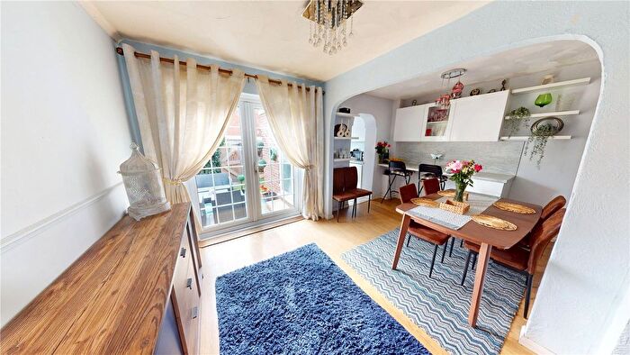 3 Bedroom End Of Terrace House For Sale In Third Avenue, Stanford-Le-Hope, Essex, SS17