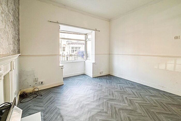 3 Bedroom Terraced House For Sale In New Bridge Road, Hull, HU9