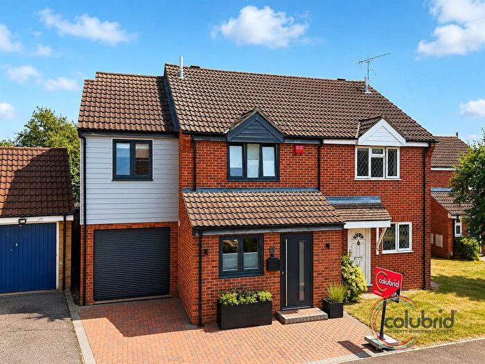 3 Bedroom Semi-Detached House For Sale In Golding Thoroughfare, Chelmer Village, Chelmsford, CM2