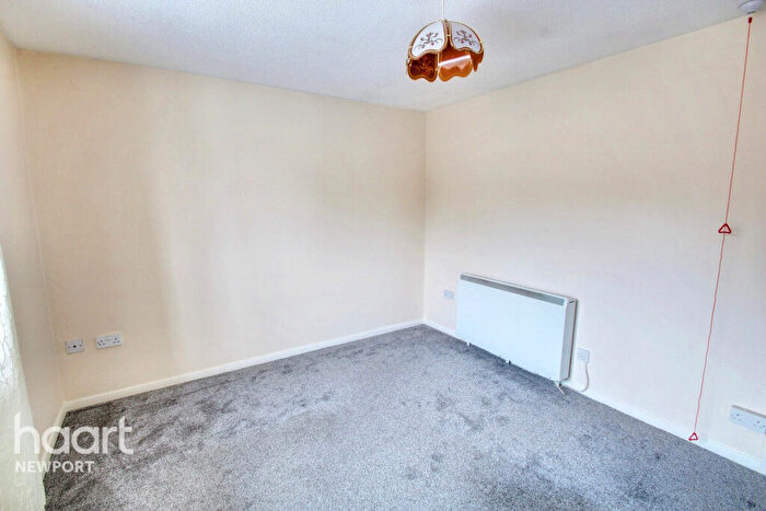 2 Bedroom Apartment For Sale In Uplands Court, Newport, NP10