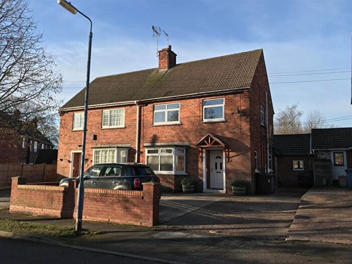 3 Bedroom Semi Detached House For Sale In Peel Avenue, Tuxford, Newark, NG22