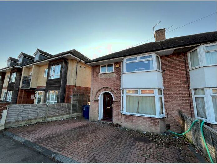 5 Bedroom Semi-Detached House To Rent In The Slade, Headington, Hmo Ready Sharers, OX3