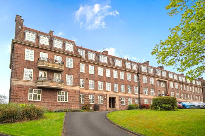 2 Bedroom Flat For Sale In Pitmaston Court Goodby Road, Birmingham, B13