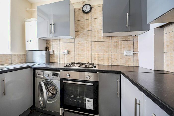 1 Bedroom Flat To Rent In Homerton Road, Homerton, London, E9