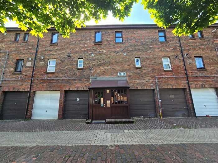 1 Bedroom Flat To Rent In Stonebridge Road, London, N15