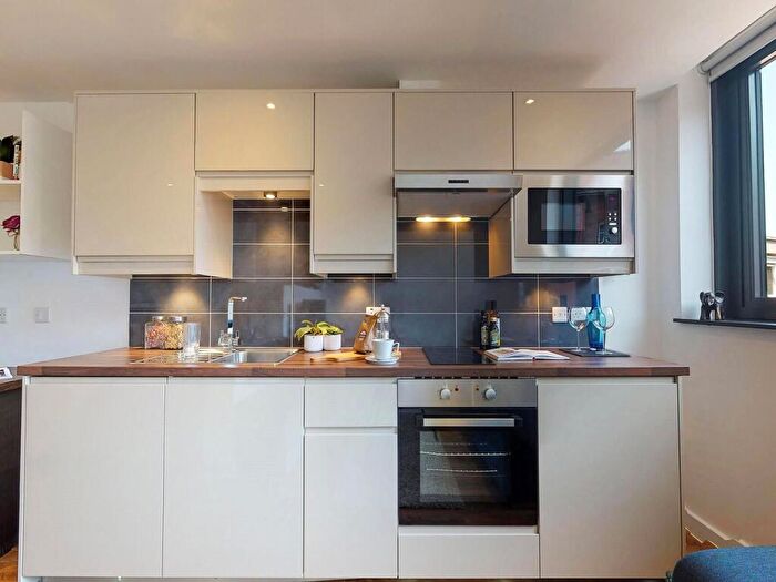 Apartment To Rent In Apt, Ribbon Residence #, LS3